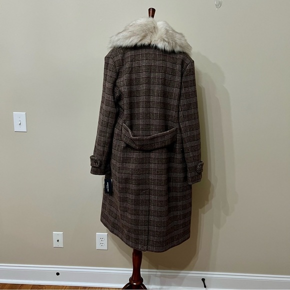 NWT Kennth Cole NY Long Plaid Coat W/ Removable Faux Fur Collar Size M​​ - Picture 3 of 7
